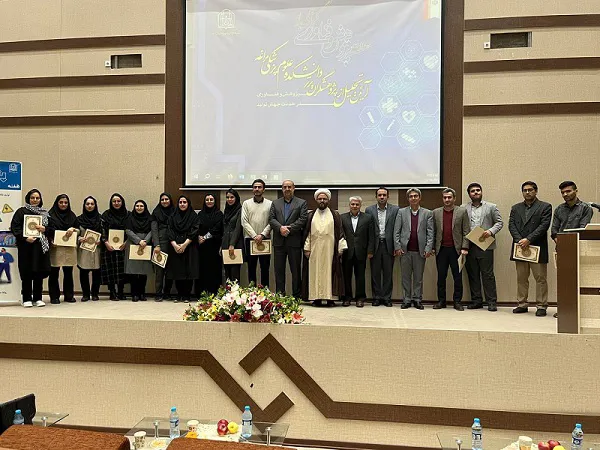 آیین تجلیل از پژوهشگران برتر دانشکده در 1403